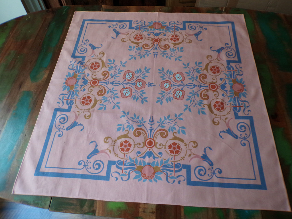 Quadratische Tischdecke,  Mitteldecke, 80x80cm, Motiv "Bauerngarten", Farbstellung "Hortensie" (Altrosa)