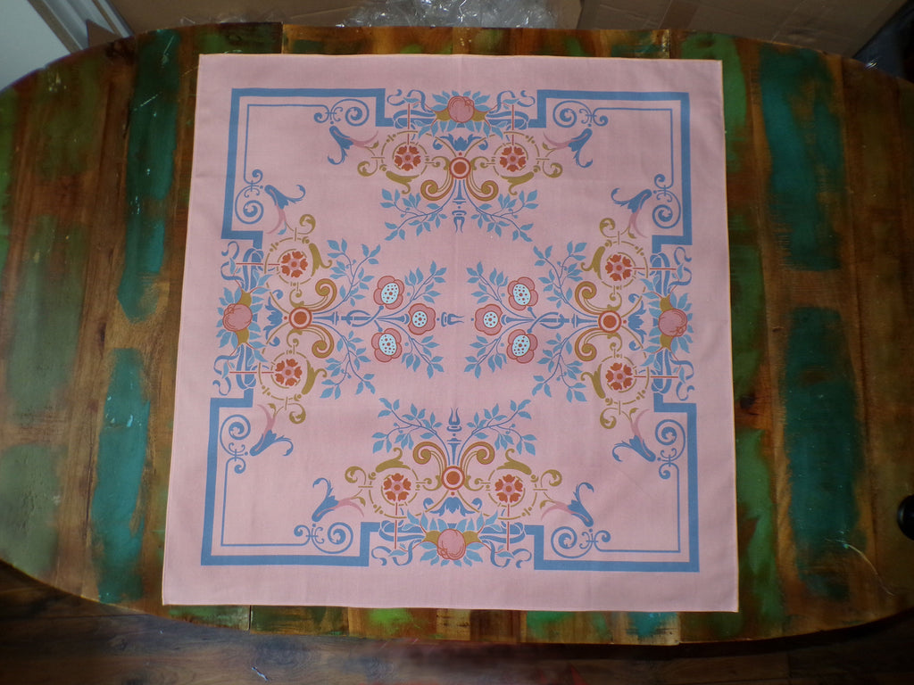 Quadratische Tischdecke,  Mitteldecke, 80x80cm, Motiv "Bauerngarten", Farbstellung "Hortensie" (Altrosa)