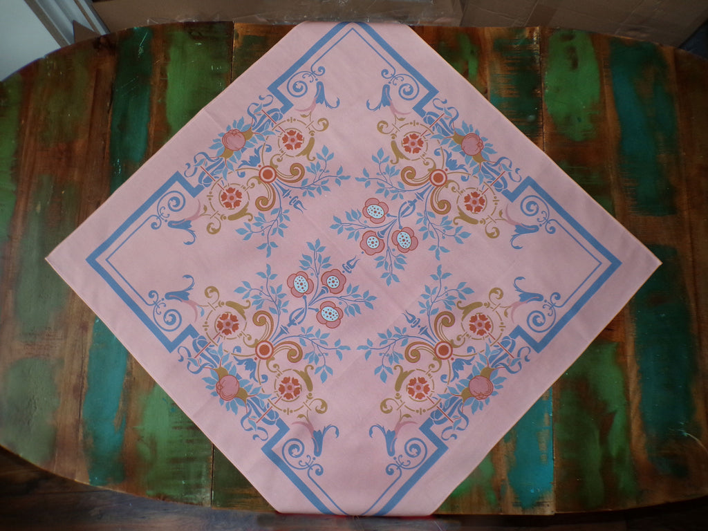 Quadratische Tischdecke,  Mitteldecke, 80x80cm, Motiv "Bauerngarten", Farbstellung "Hortensie" (Altrosa)