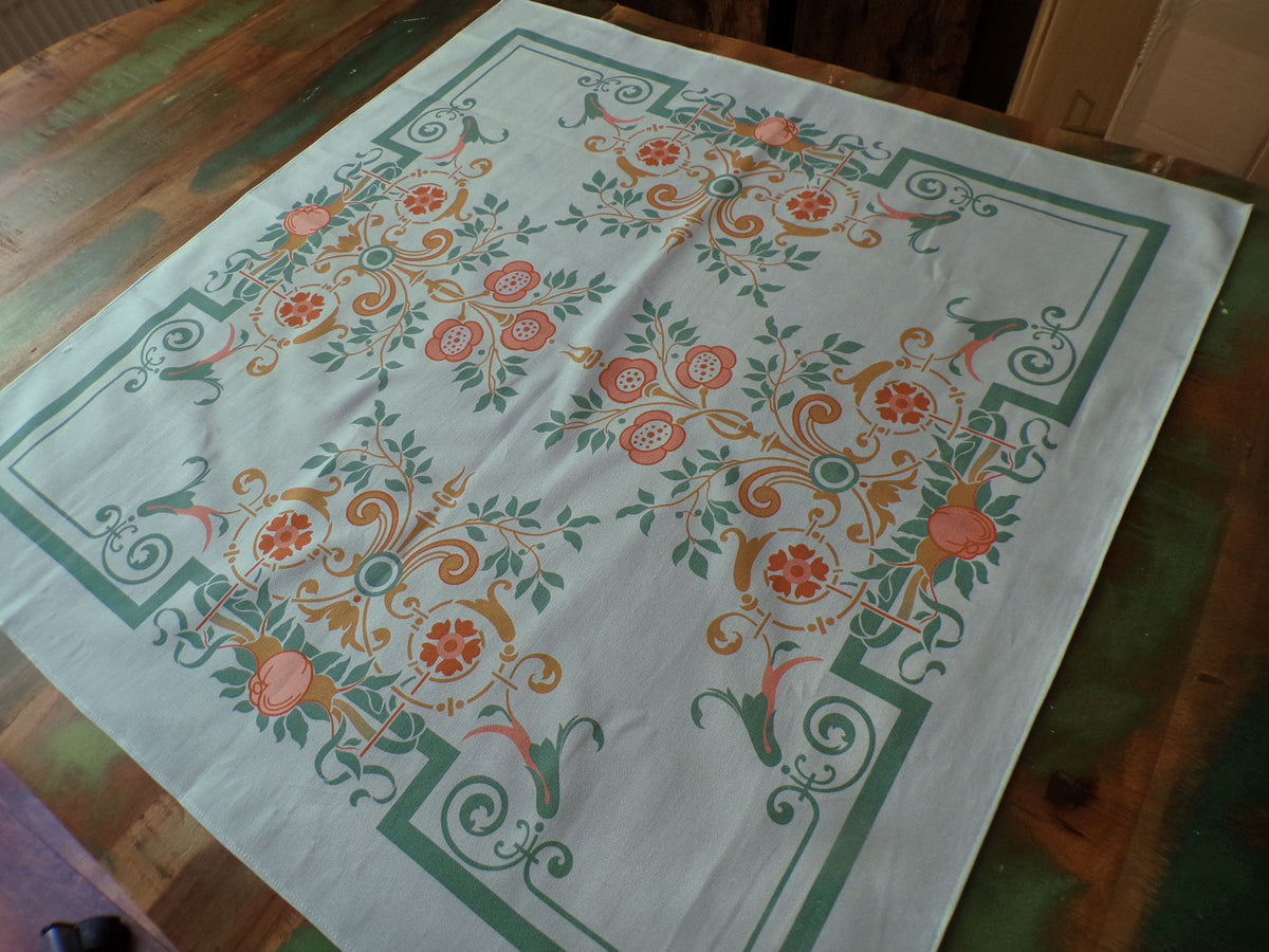 Quadratische Tischdecke,  Mitteldecke, 80x80cm, Motiv "Bauerngarten", Farbstellung "Gartenteich" (Hellblau)