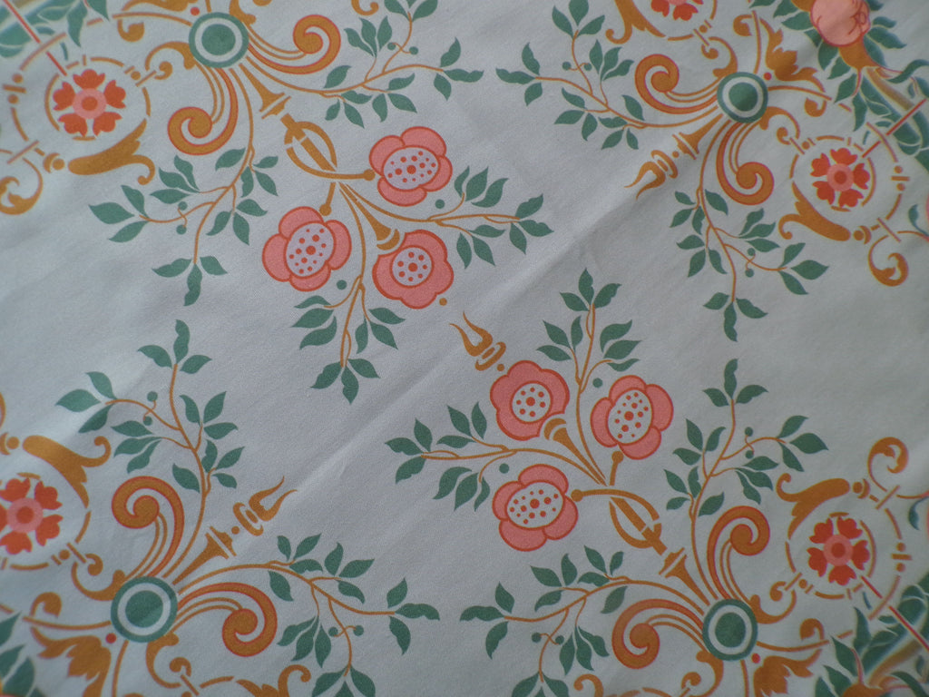 Quadratische Tischdecke,  Mitteldecke, 80x80cm, Motiv "Bauerngarten", Farbstellung "Gartenteich" (Hellblau)