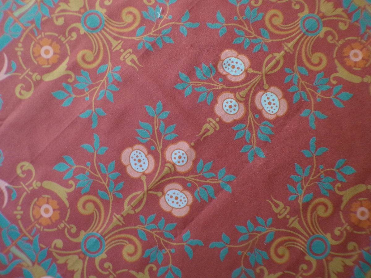 Quadratische Tischdecke,  Mitteldecke, 80x80cm, Motiv "Bauerngarten", Farbstellung "Granatapfel" (Weinrot)