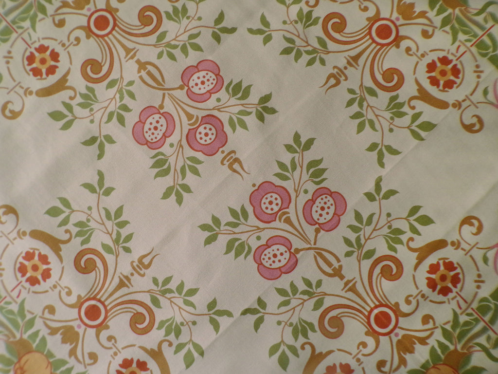 Quadratische Tischdecke,  Mitteldecke, 80x80cm, Motiv "Bauerngarten", Farbstellung "Frühlingszauber" (Vanillegelb)