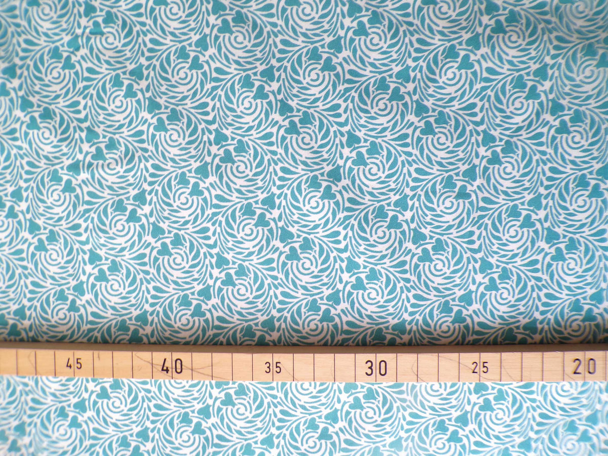 Popeline, Meterware, Baumwollstoff, Motiv Rabenwiese, wasserblau, bio, GOTS, Futterstoff, Webware, Blusenstoff, Hemdenstoff, Patchworkstoff, Dirndl, Trachten