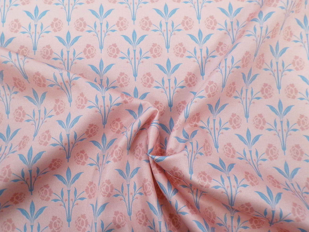 Makosatin, Meterware, Baumwollstoff, Motiv "Erker", Farbstellung "Hortensie" (Altrosa), Blumenmuster taubenblau/Altrosa, glänzend Baumwollsatin, Trachten, Dirndl, Bettwäsche, Kleider, viktorianisch