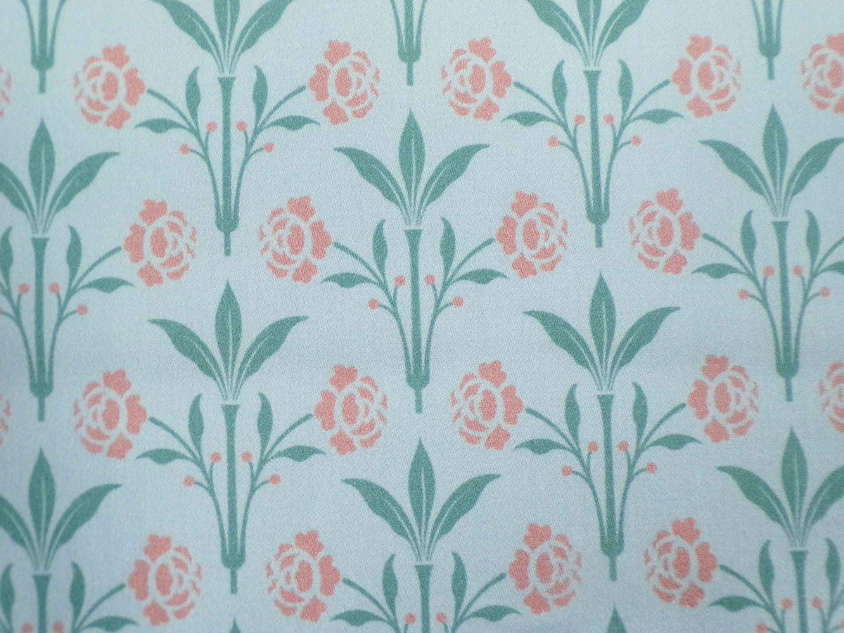 Makosatin, Meterware, Baumwollstoff, Motiv "Erker", Farbstellung "Gartenteich" (Hellblau), Blumenmuster türkis/altrosa, Viktorianisch, gründerzeit, Trachten, Dirndl, Bettwäsche, Bluse