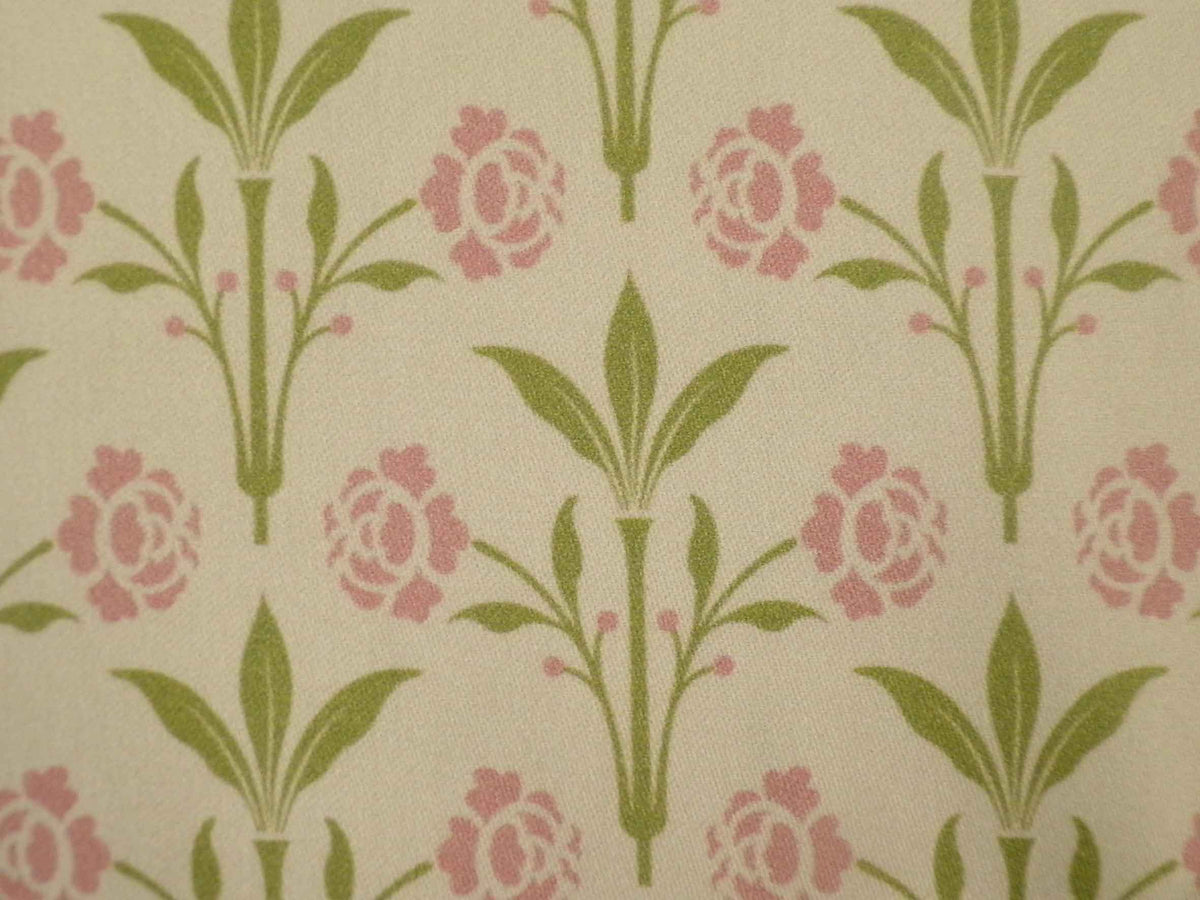 Makosatin, Meterware, Baumwollstoff, Motiv "Erker", "Frühlingszauber" (vanillegelb), Blumenmuster grün/altrosa, Viktorianisch, Gründerzeit, glänzend Baumwollsatin, Trachten, Dirndl Bettwäsche