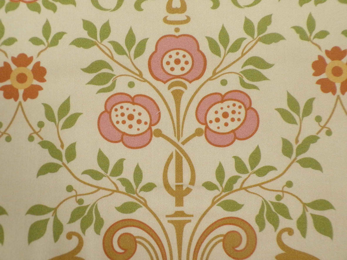 Mako-Satin, Meterware, Motiv Bauerngarten, Farbstellung "Frühlingszauber"(Vanillegelb), Blumen, viktorianisch, Gründerzeit, rosa, braun, grün, floral, Baumwollsatin, Trachten, Dirndl, Bettwäsche,
