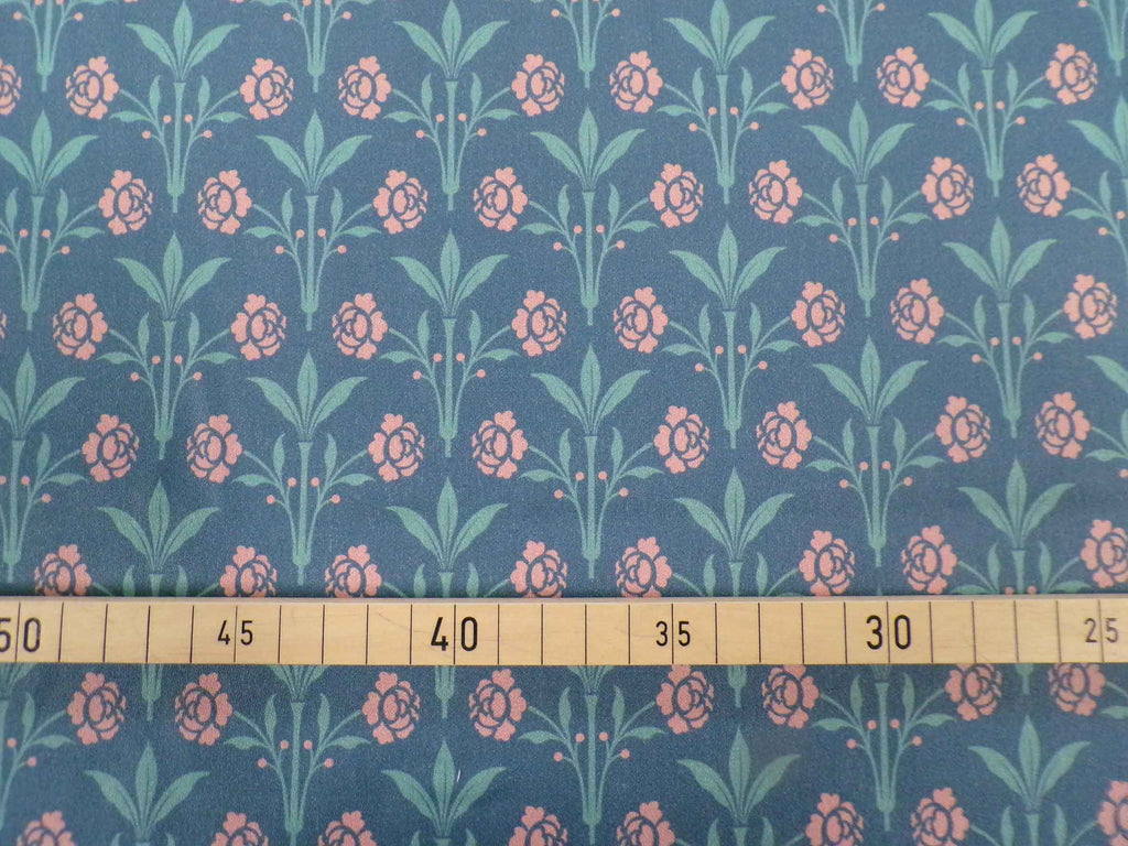 Makosatin, Meterware, Baumwollstoff, Motiv "Erker", Farbstellung "Sommernacht" (Dunkelblau), Blumenmuster türkis/altrosa, glänzend Bauwollsatin, Trachteh, Dirndl, Viktorianisch, Bettwäsche, Kleider