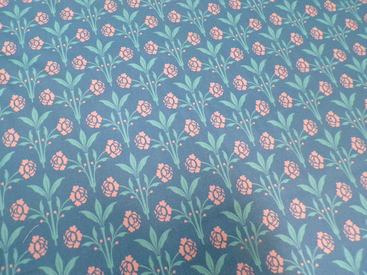 Makosatin, Meterware, Baumwollstoff, Motiv "Erker", Farbstellung "Sommernacht" (Dunkelblau), Blumenmuster türkis/altrosa, glänzend Bauwollsatin, Trachteh, Dirndl, Viktorianisch, Bettwäsche, Kleider