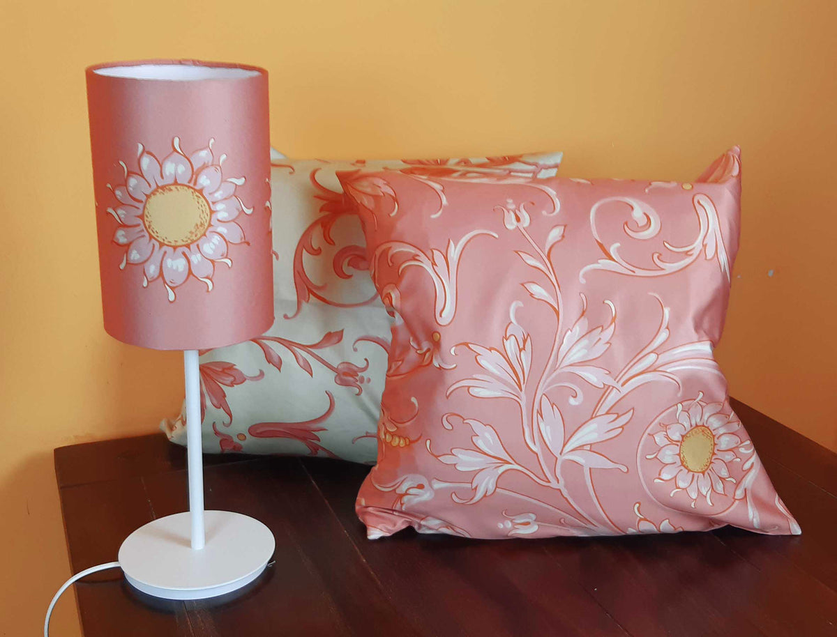 Altrosa Mako-Satin, Meterware, Baumwolle,  Muster "Feldblume" in der Farbstellung "Mädchentraum", Altrosa-Rosa-Ockergelb, Ranken, Sonnenblume, gelb rosa, Kleider, Bettwäsche