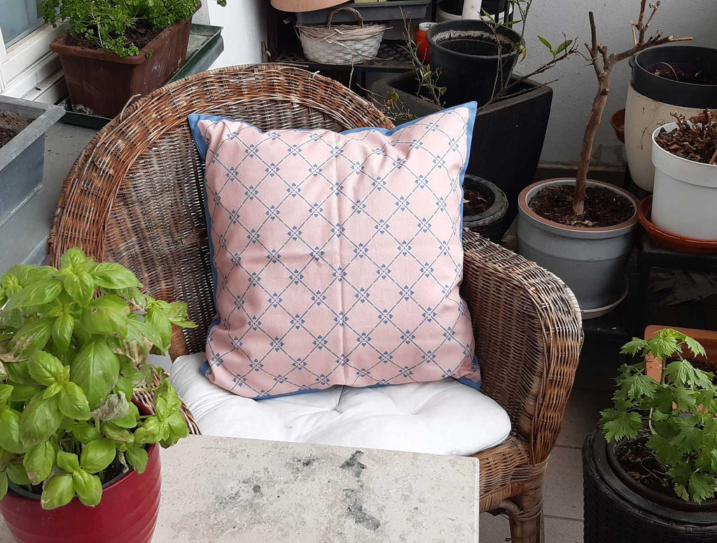 Cushion cover, 50 x 50cm, "Bauerngarten" design, Hydrangea colorway (Dusty Pink)