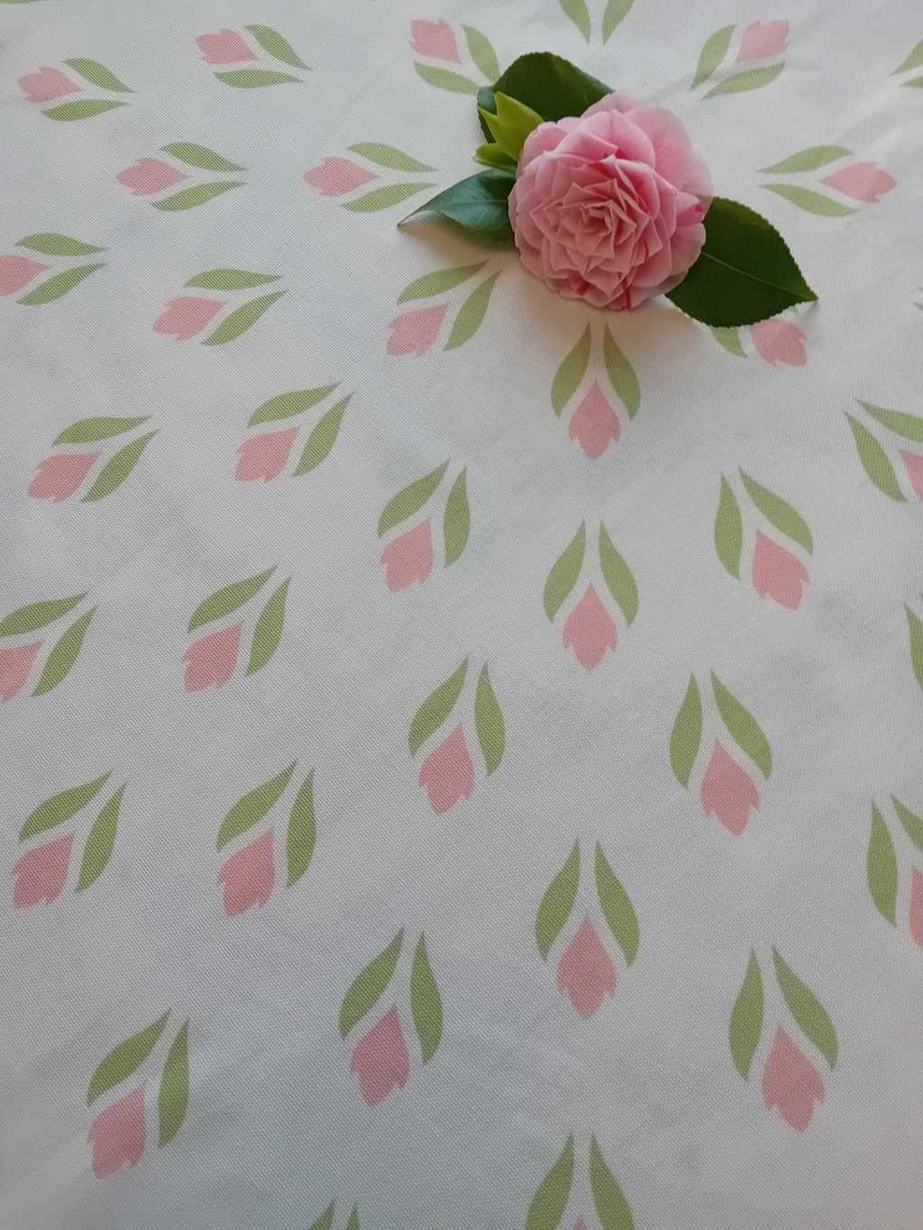 Round tablecloth, white/pink, crocus design, Easter, spring pattern, cotton