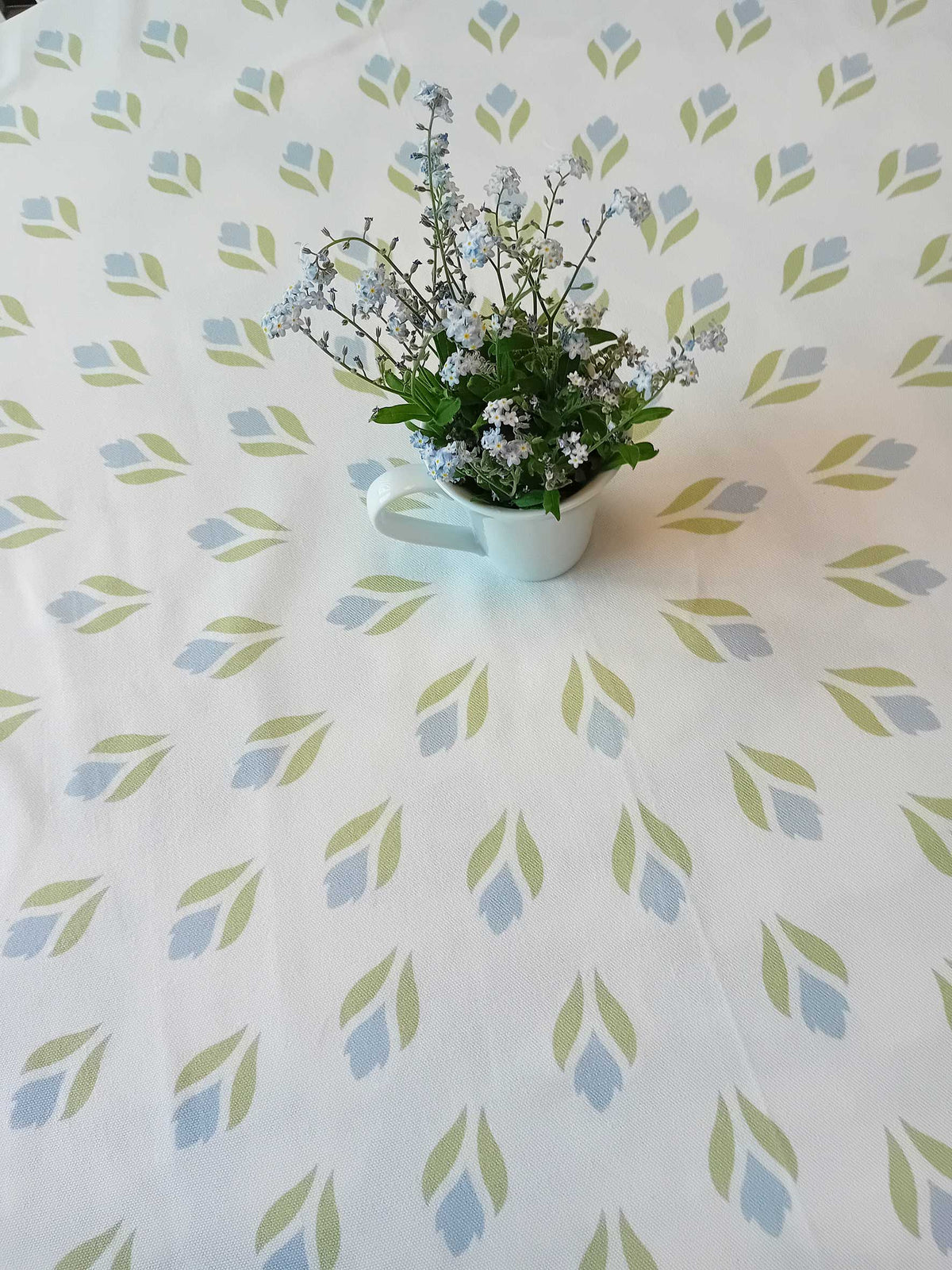 Round tablecloth, crocus motif, white, light blue and light green, Easter, spring pattern, cotton