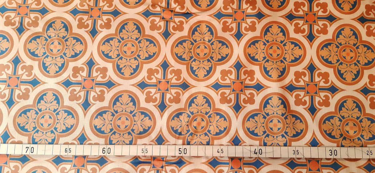 Mako-Satin, Meterware, Baumwolle,  Muster "Herrenhaus" in der Farbstellung Allure hell, zwei Mustergrößen, sand, braun, navy, geometrisch, Fliesenmuster, Hemden, Blusen, Bettwäsche