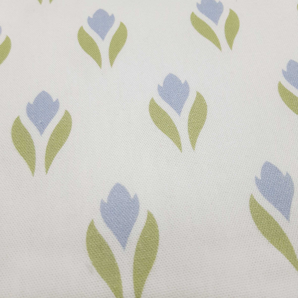 Meterware Halbpanama, Krokusmotiv, weiß-hellblau, Baumwollstoff, 200g/qm, Ostern, Frühling, Tulpen, grün, Taschenprojekte, Kissen, Tischdecken