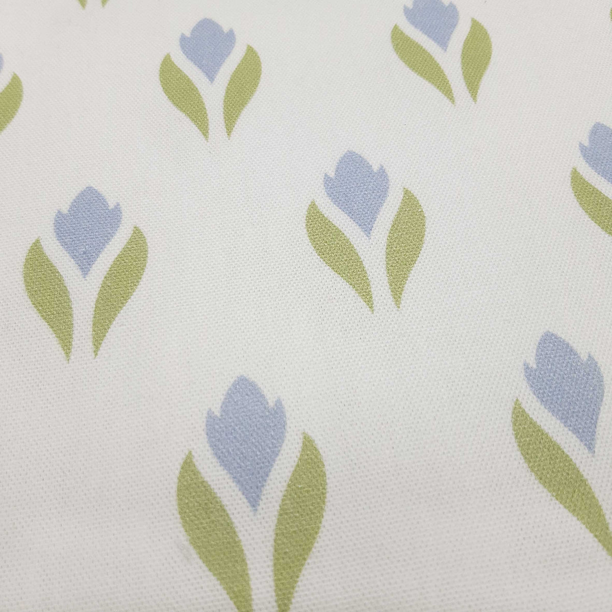 Meterware Halbpanama, Krokusmotiv, weiß-hellblau, Baumwollstoff, 200g/qm, Ostern, Frühling, Tulpen, grün, Taschenprojekte, Kissen, Tischdecken