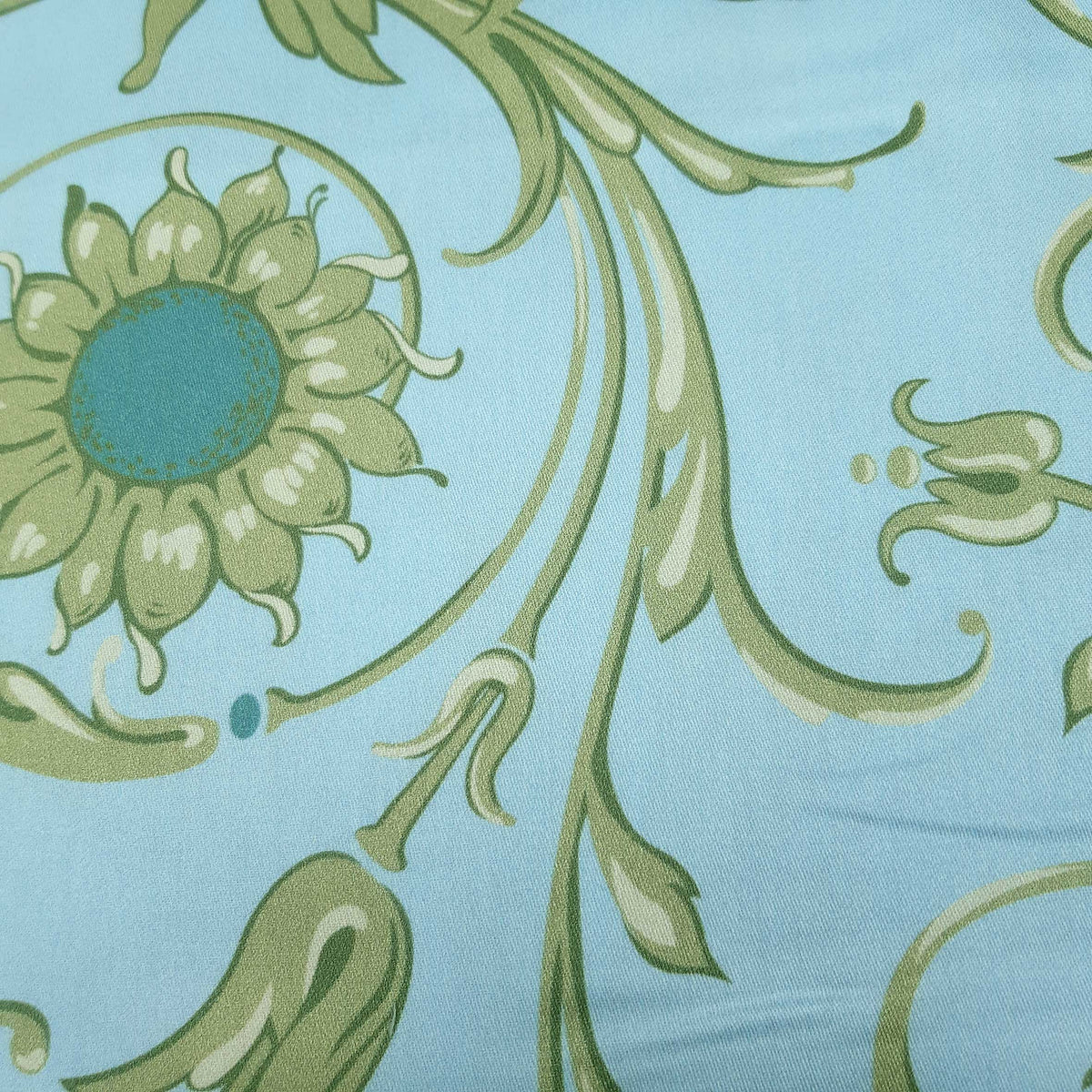 Mako-Satin, Meterware, Baumwolle,  Muster "Feldblume" in der Farbstellung "Wassergeist", Hellblau/grün/türkis/wasserblau, Ranken, Blume, floral,  Sonnenblume, aqua, Bettwäsche, Kleider