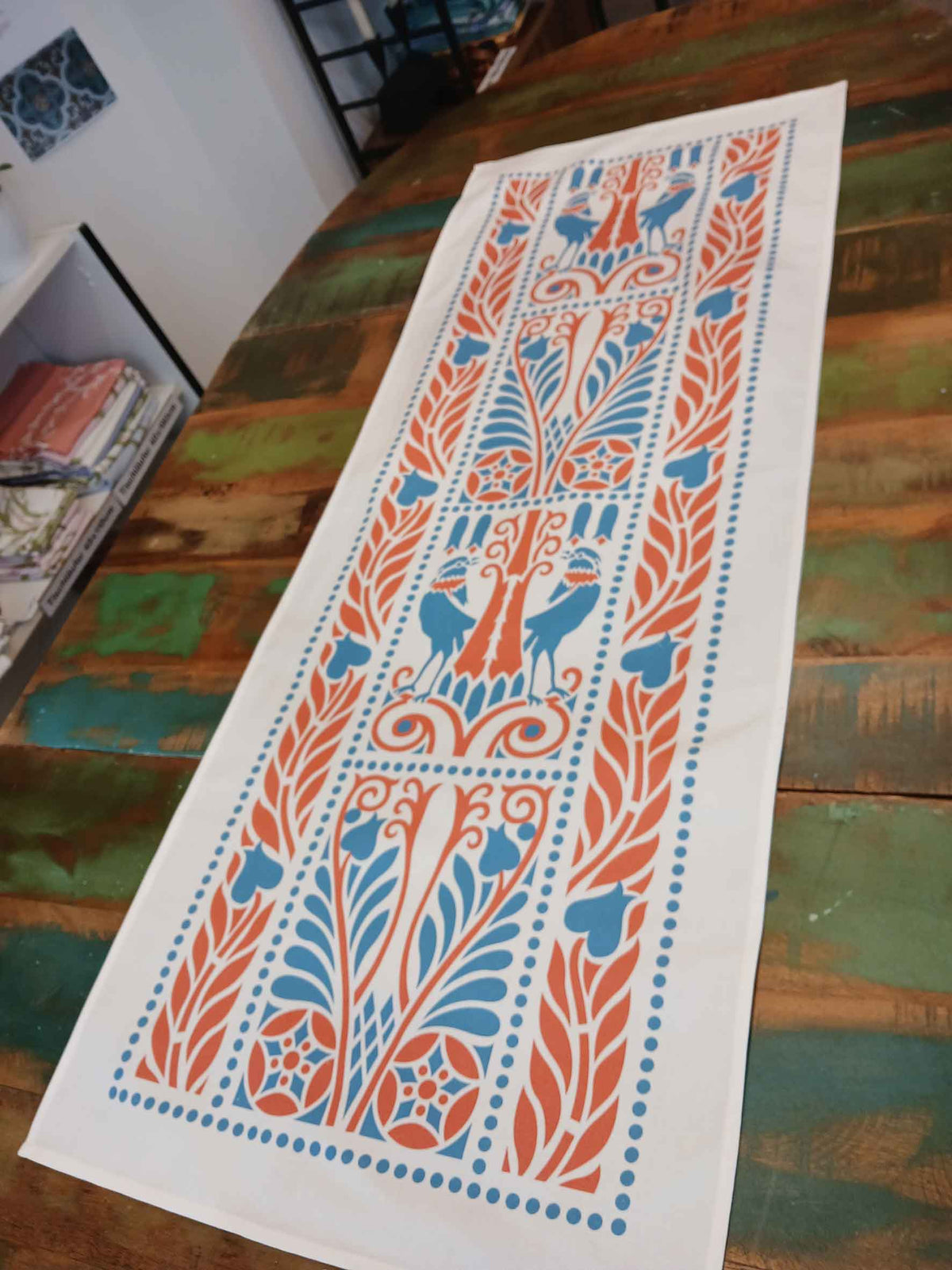 Tischläufer, Raben, Blau-Rot, 40cm breit, verschiedene Längen, Vögel, Vogelmotiv, Landhausstil, Jugendstil, Baumwollstoff