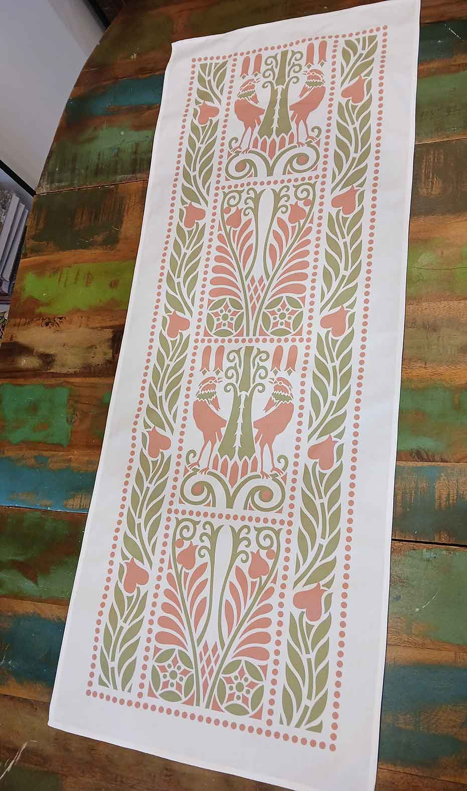 Table runner, ravens, green and pink, 40 cm wide, various lengths, birds, bird design, country house style, Art Nouveau, cotton fabric