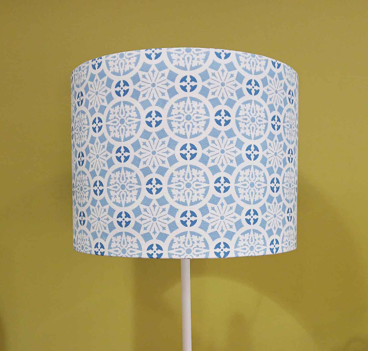 Lampenschirm, "Schneemuster", 15-20-30-40cm Durchmesser, Weiß/Blau, drei Größen, zylinderförmig