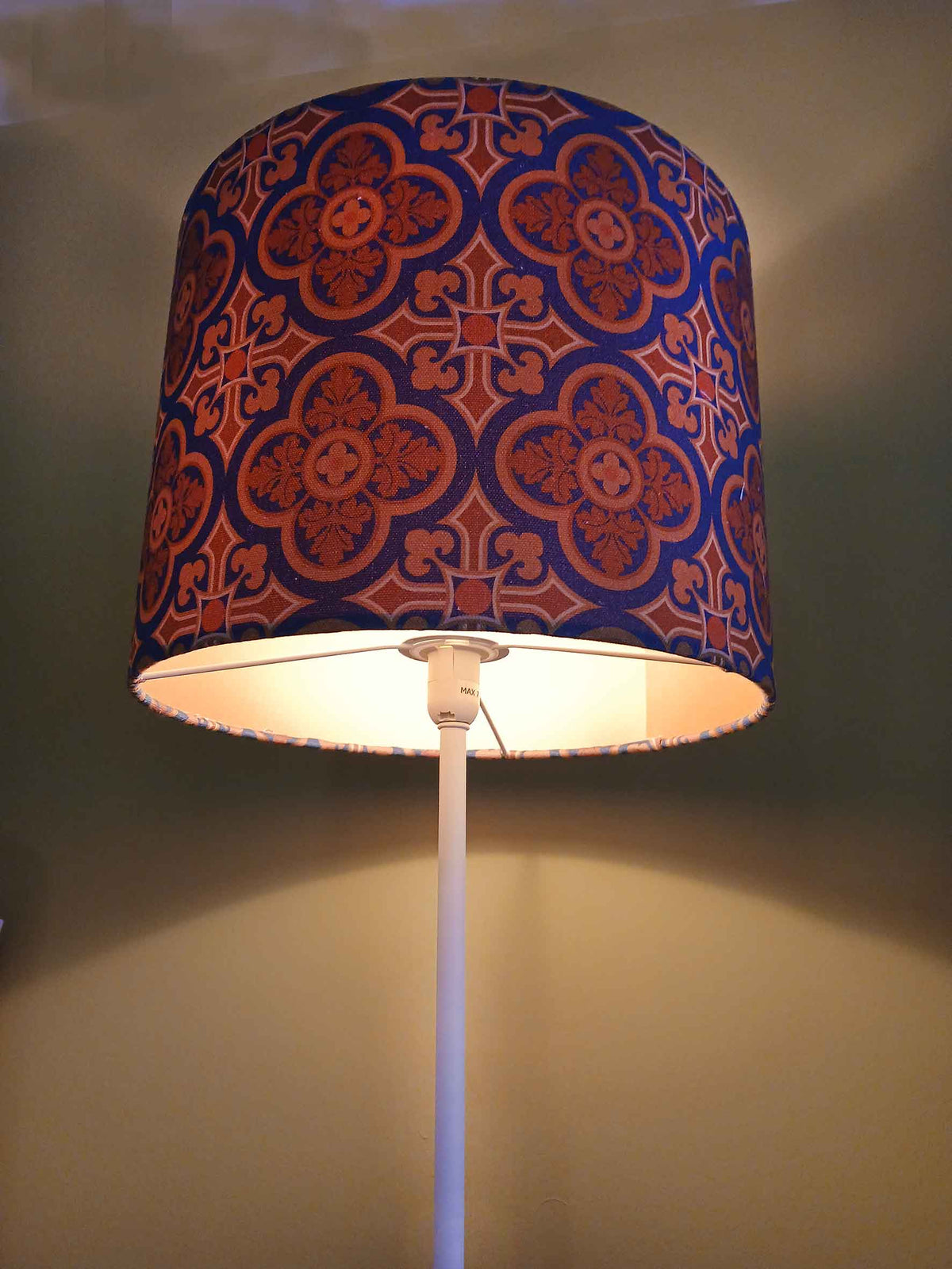 Lampenschirm, Muster "Herrenhaus.  30/40cm x 23cm, Navy/Brauntöne, Innenseite in mattem Goldton