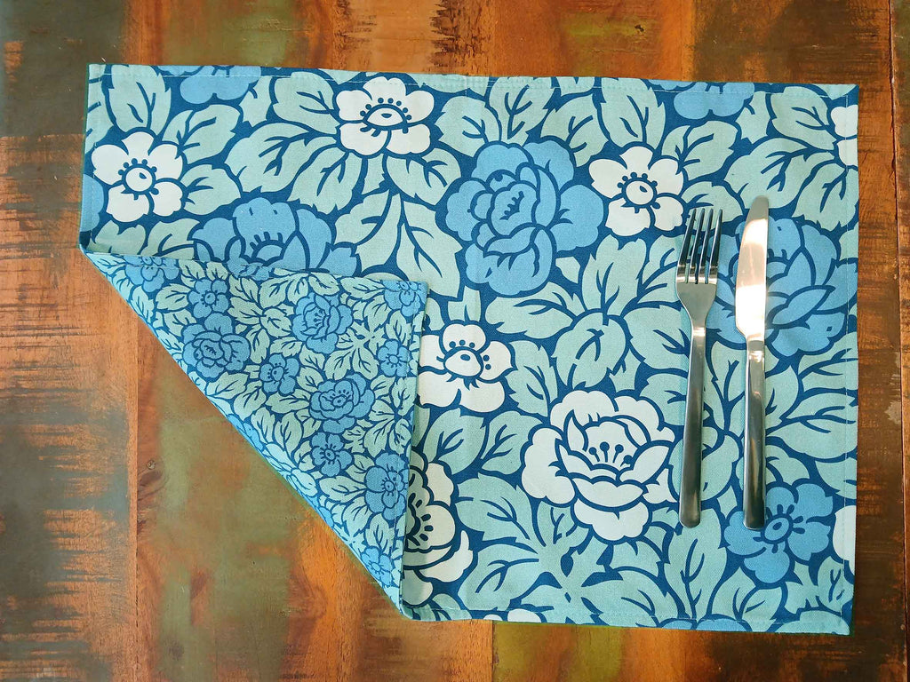 Placemat, rose pattern, 50 × 35 cm, reversible, cotton fabric. Blue/turquoise