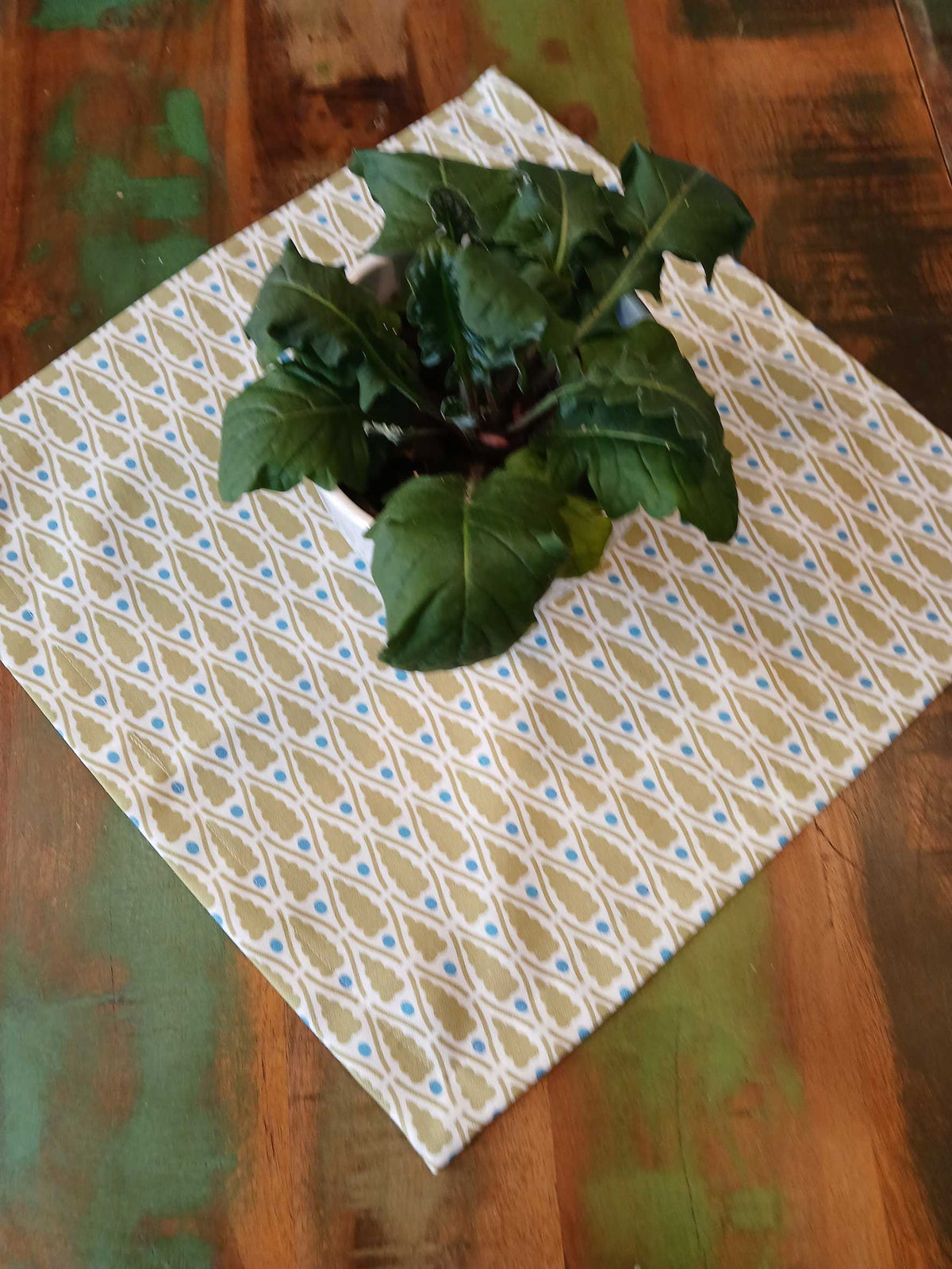 Cloth napkin, 40x40cm, 100% cotton, white with green little trees and blue dots, small table runner, Christmas