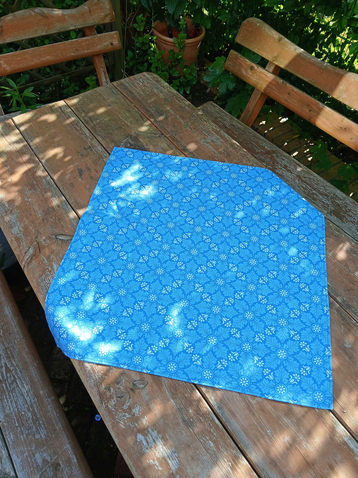 Quadratische Tischdecke,  Mitteldecke, 75x75cm, Blau-jeansblau-hellblau, Baumwollstoff, "Eiskristall 3"