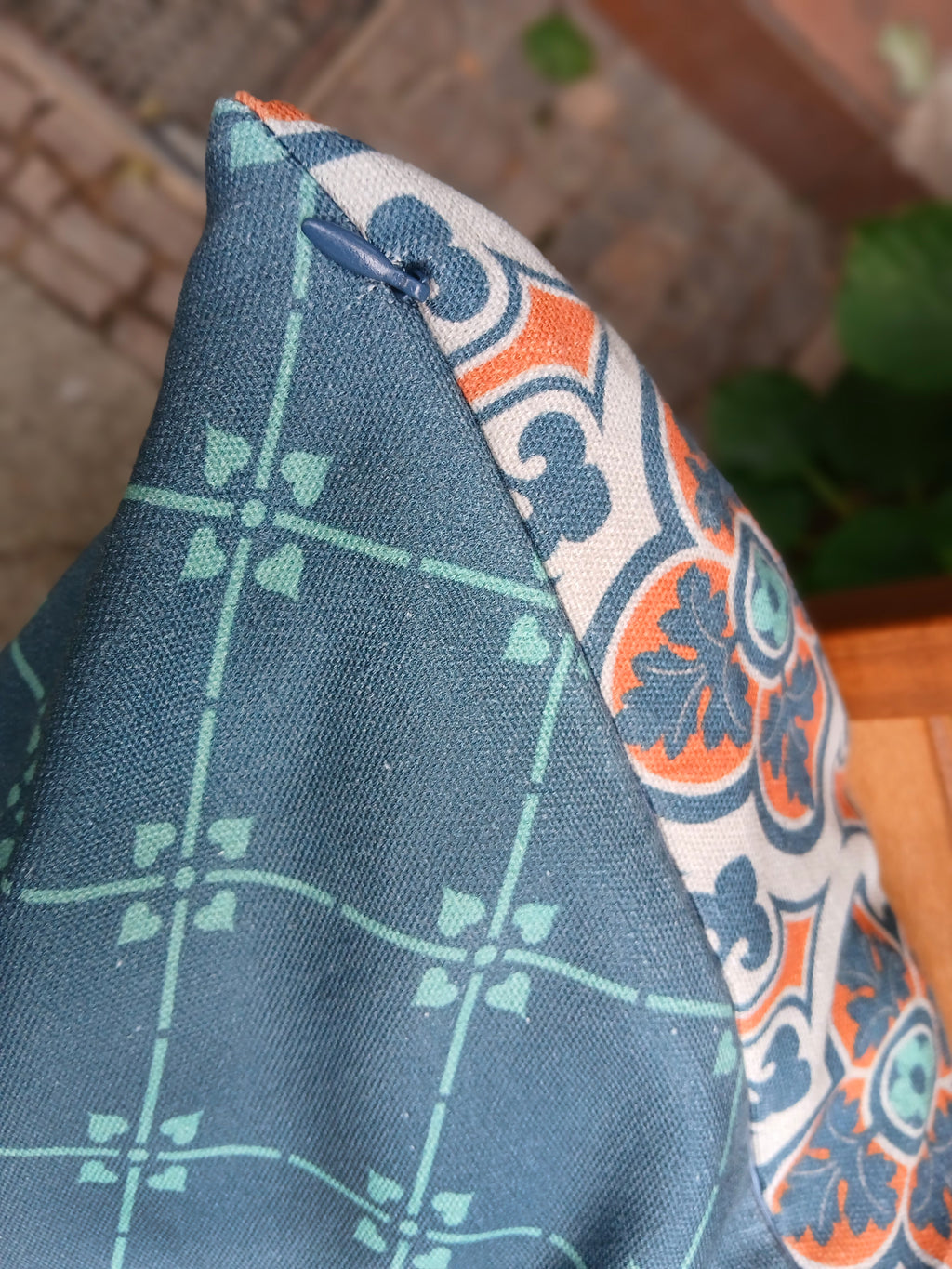 Cushion cover, 50x50cm, with zipper, cotton fabric, Herrenhaus motif, colorway "Light Blue Rock"