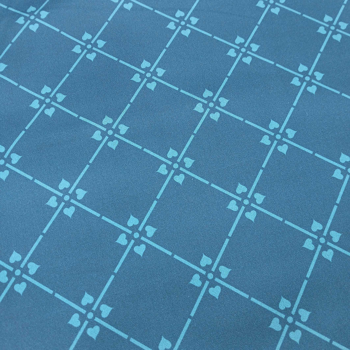 Mako-Satin, Meterware, Motiv Raute, blau-türkis, Blume, geometrisch, Kreuzblume, Baumwollsatin, Muster, elegante Kleider, Trachten, Dirndl, Bettwäsche