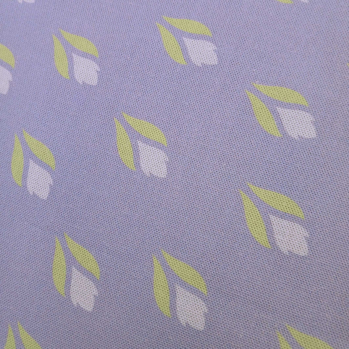 Quadratische Tischdecke,  Mitteldecke, 75x75cm, hellblau, lavendel, Baumwollstoff, Krokus Tulpen hellgrün