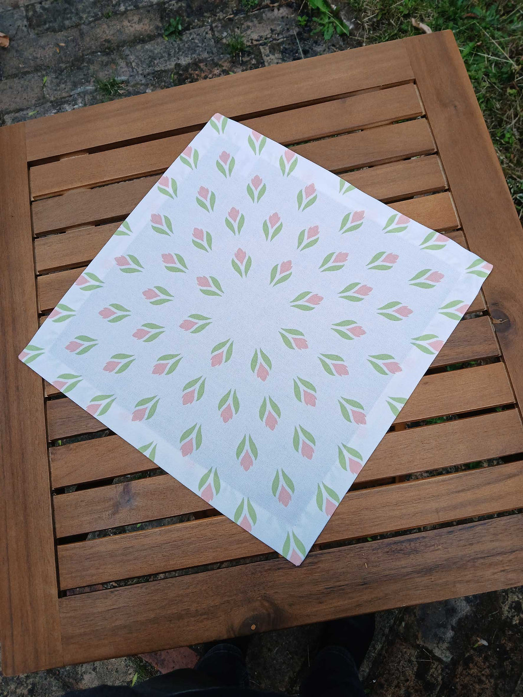 Cloth napkin, 40x40cm, 100% cotton, white, crocuses, light green/pink, with 25mm envelope hem, placemat