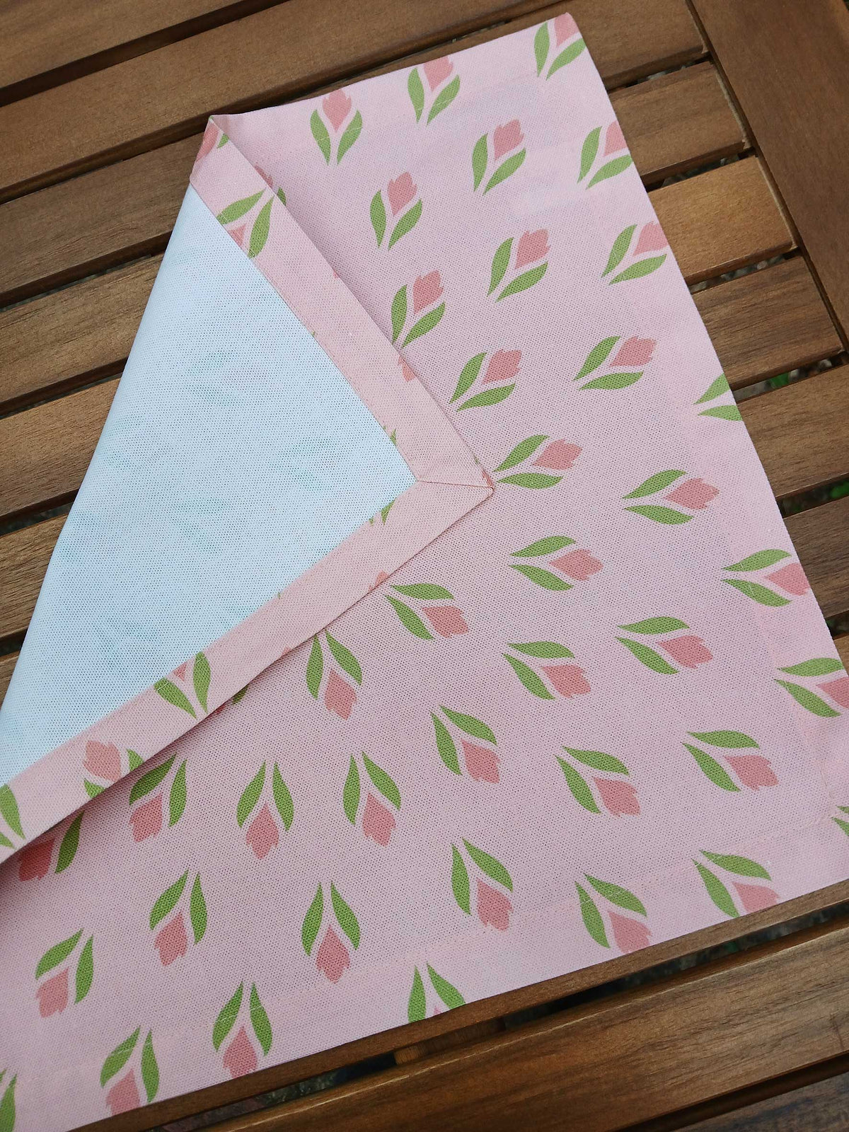 Fabric napkin, 40x40cm, 100% cotton, pink, crocuses, light green/salmon, with 25mm mitered hem, table runner