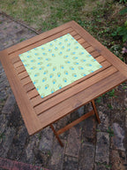 Stoffserviette, 40x40cm, 100% Baumwolle, hellgrün, Krokusse, grün/türkis, mit Briefecken-Saum 25mm, Tischdeckchen