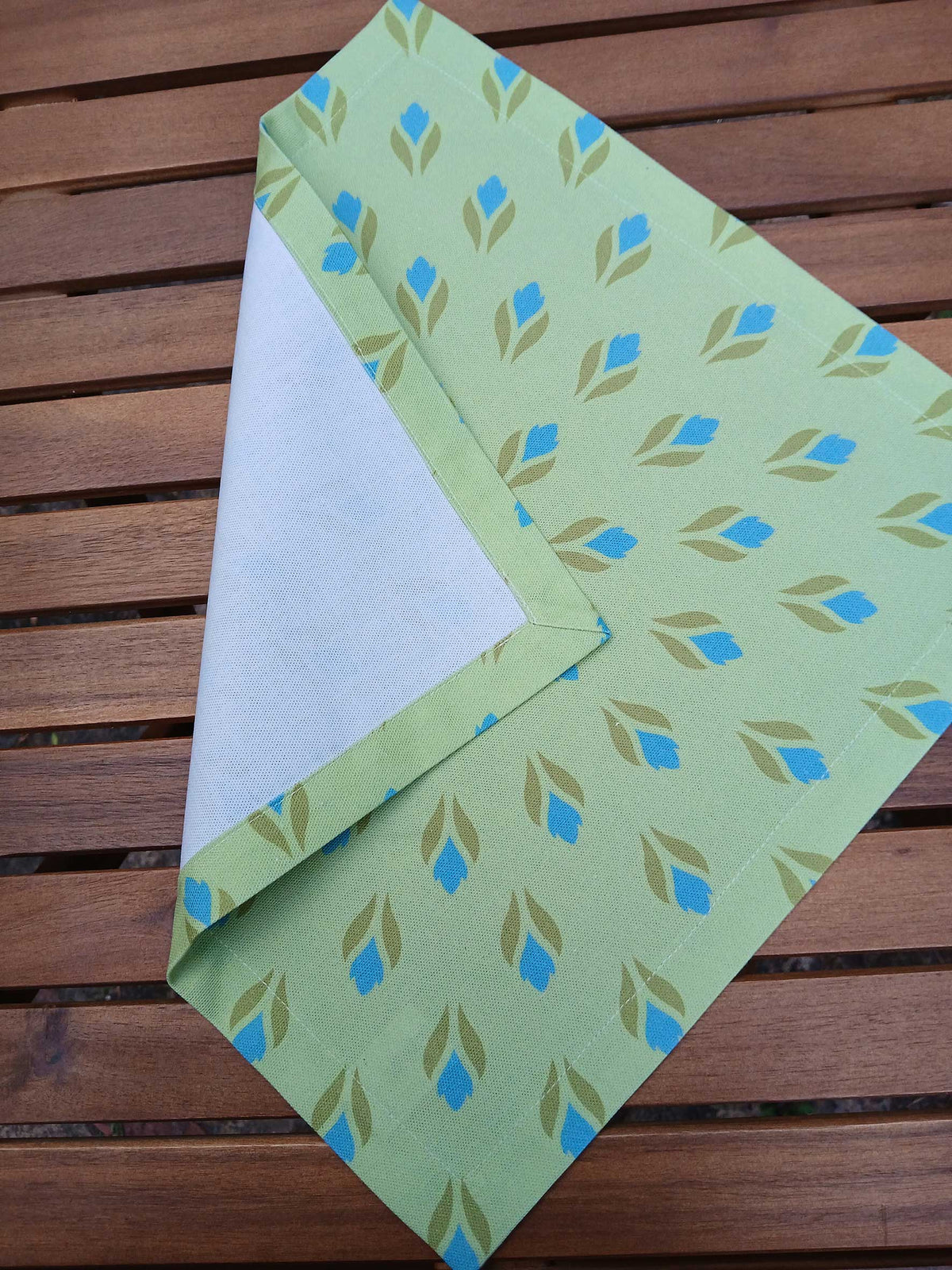 Fabric napkin, 40x40cm, 100% cotton, light green, crocuses, green/turquoise, with 25mm mitered hem, table runner