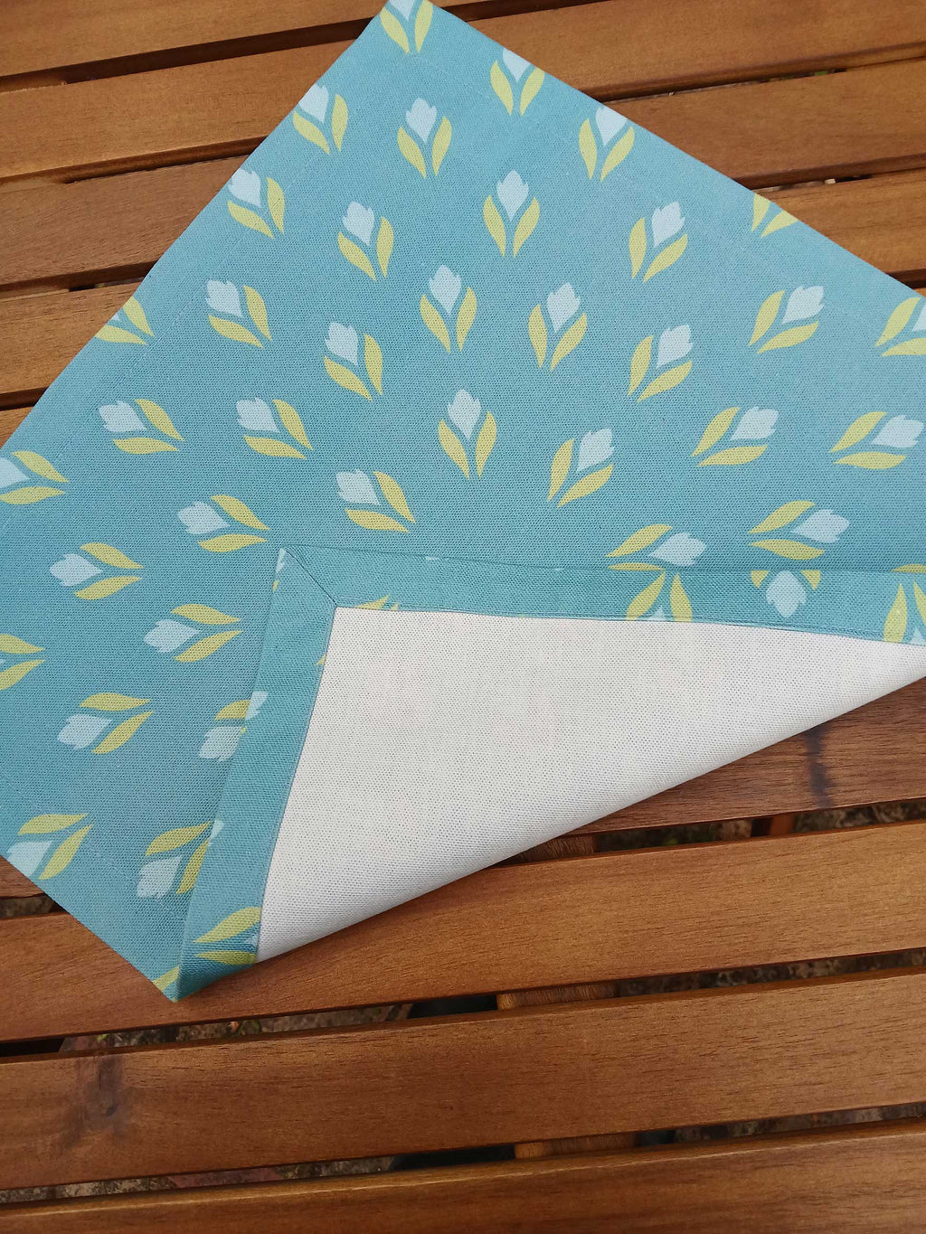 Fabric napkin, 40x40cm, 100% cotton, turquoise/light blue, crocuses, light green/light blue, with 25mm envelope hem, table runner