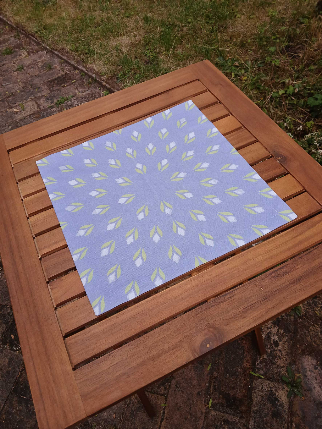 Cloth napkin, 40x40cm, 100% cotton, lavender, crocuses, light green/light blue, with 25mm mitered hem, table runner, ultramarine blue