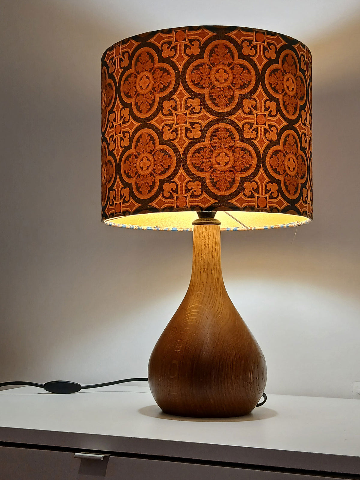 Lampenschirm, Muster "Herrenhaus.  30/40cm x 23cm, Navy/Brauntöne, Innenseite in mattem Goldton