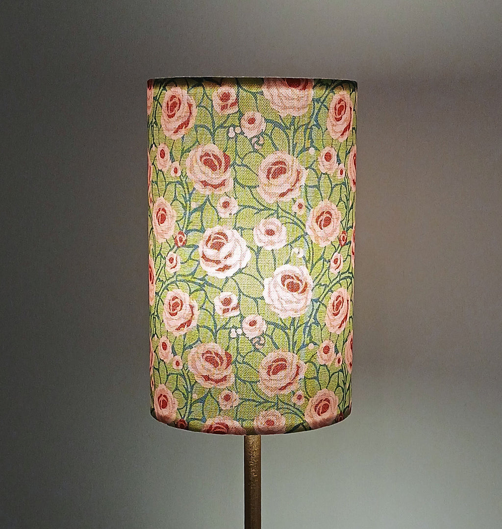 Lampenschirm, Rosen, navy-Rottöne-grün, 15cm  Durchmesser, zylindrisch, Muster "Weg zum Turm", 23cm hoch, Tischlampe