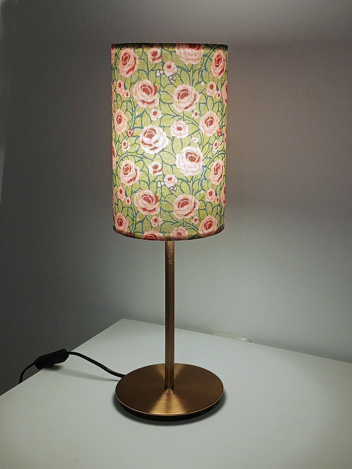 Lampenschirm, Rosen, navy-Rottöne-grün, 15cm  Durchmesser, zylindrisch, Muster "Weg zum Turm", 23cm hoch, Tischlampe
