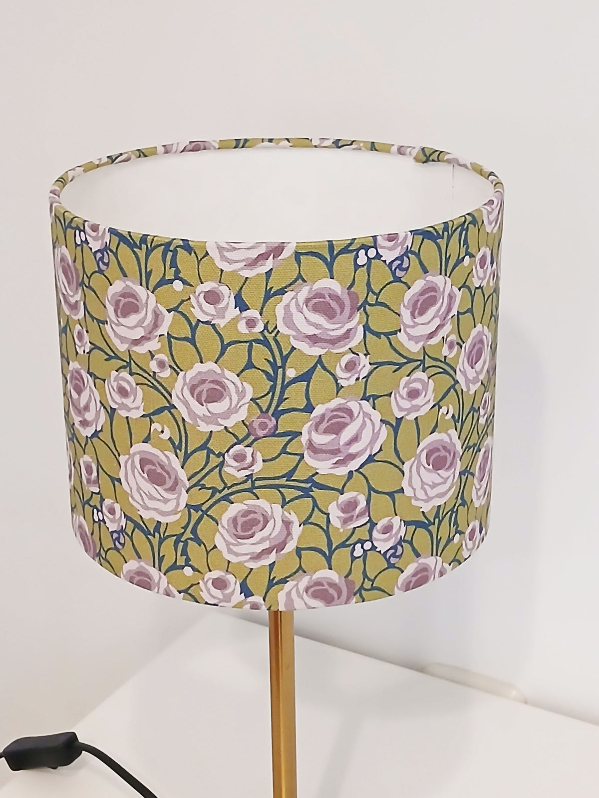Lampenschirm, Rosen, navy-Violetttöne-grün, 20cm  Durchmesser, zylindrisch, Muster "Weg zum Turm", 16cm hoch, Tischlampe