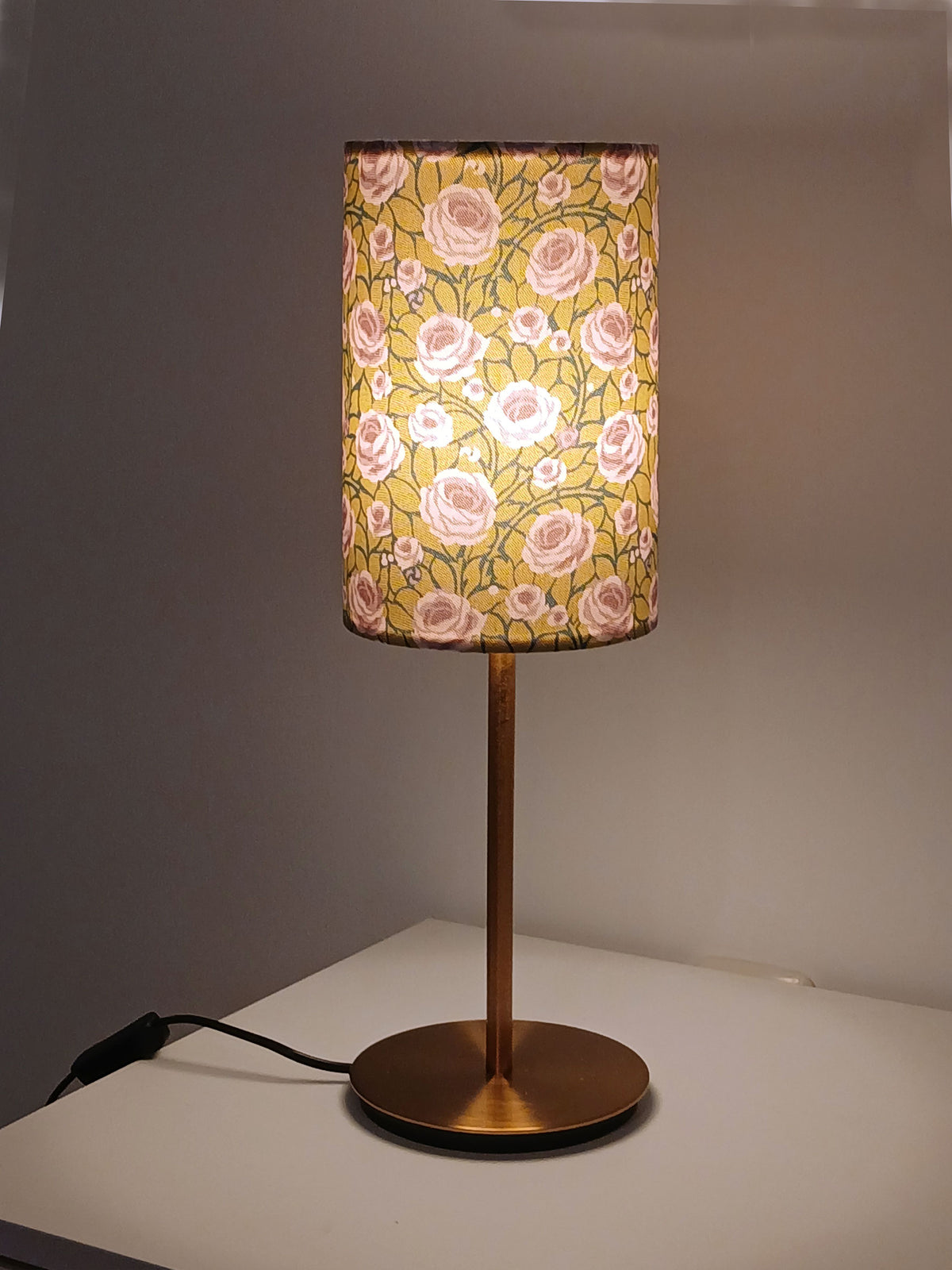 Lampenschirm, Rosen, navy-Violetttöne-grün, 15cm  Durchmesser, zylindrisch, Muster "Weg zum Turm", 23cm hoch, Tischlampe