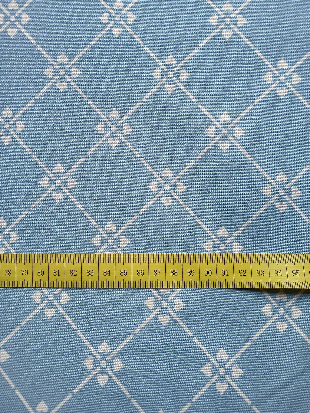 Halbpanama, Meterware, taubenblau-wollweiß, Baumwollstoff, Muster "Raute 09", 160cm breit, Kreuzblume geometrisch, für Taschen, Trachtenmode, Kissen, Hosen