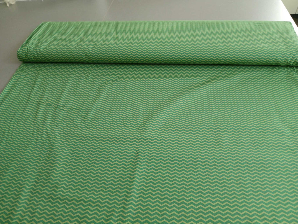 Poplin, cotton fabric, sold by the metre, zigzag pattern, pistachio green/green, GOTS-certified organic, woven fabric, blouse fabric, shirt fabric, traditional attire, patchwork, dirndl dresses