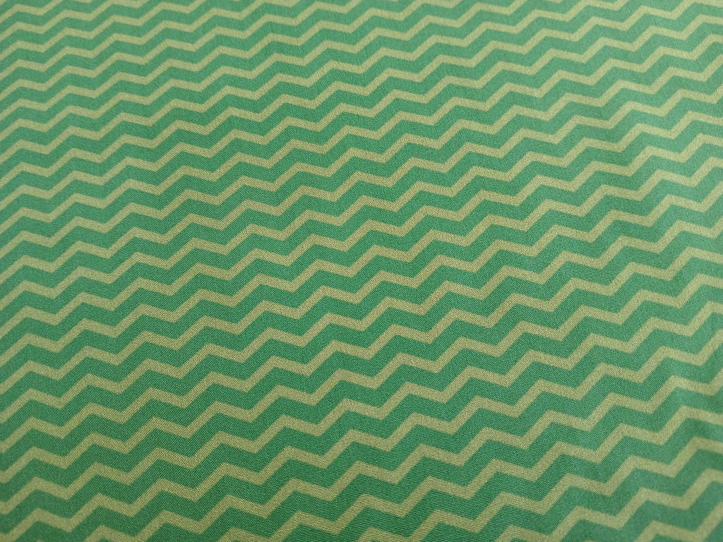 Poplin, cotton fabric, sold by the metre, zigzag pattern, pistachio green/green, GOTS-certified organic, woven fabric, blouse fabric, shirt fabric, traditional attire, patchwork, dirndl dresses