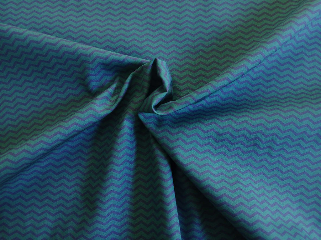 Popeline, Baumwollstoff, Meterware, Zickzack-Muster, türkis/dunkelblau, GOTS, bio, Webware, Blusenstoff, Hemdenstoff, Trachten, Patchwork, Dirndl