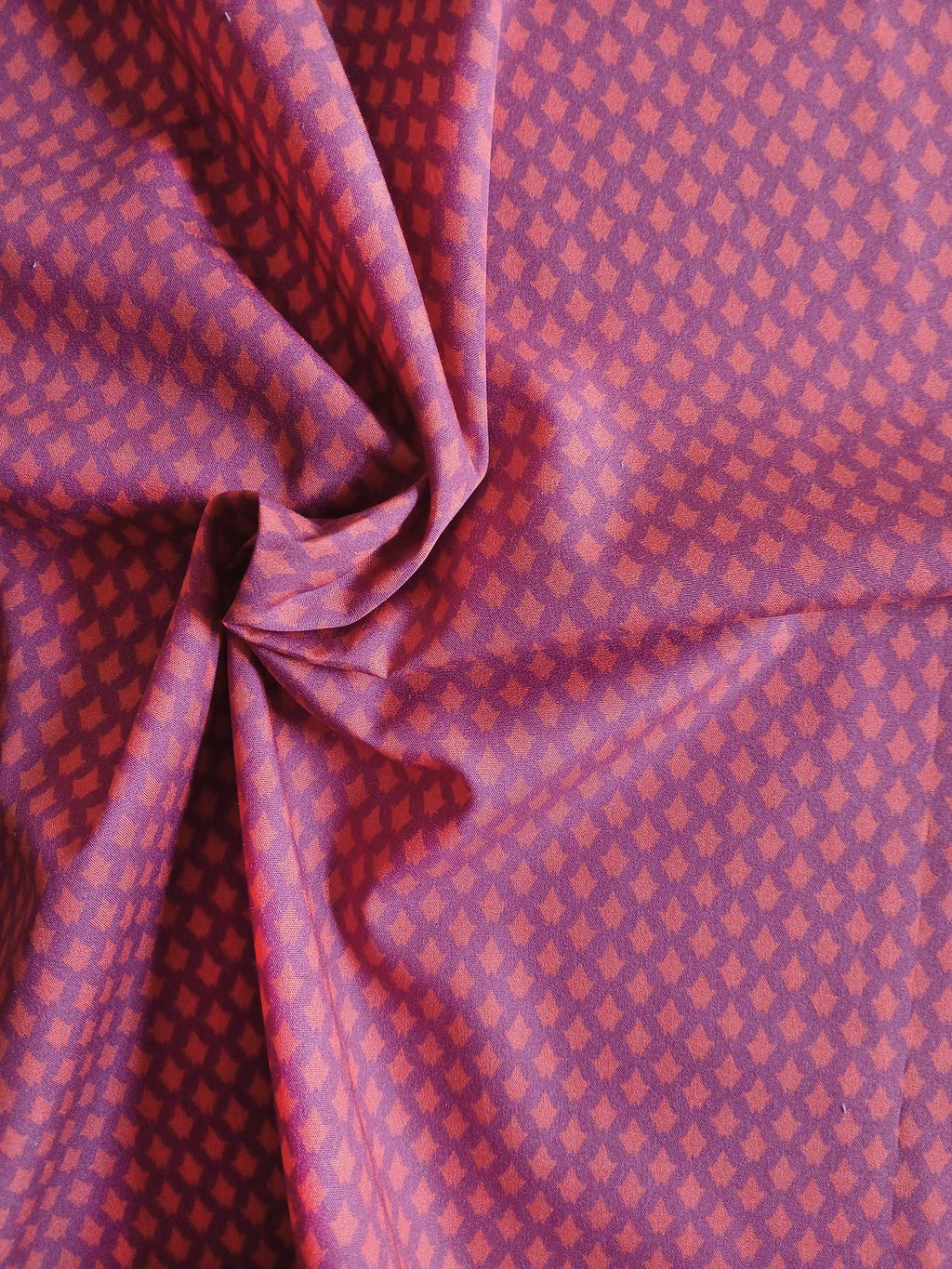 Poplin, cotton fabric by the metre, thistles, red-violet/light red/coral red, GOTS-certified organic, woven fabric, blouse fabric, shirting fabric, traditional clothing, patchwork, dirndls