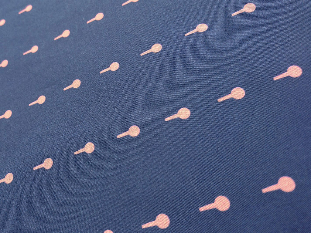 Popeline, Meterware, Baumwollstoff, Motiv Griffel, dunkelblau-rosa, bio, navy, lachs, Futterstoff, Webware, Blusenstoff, Hemdenstoff, Patchworkstoff, Trachten, Dirndl