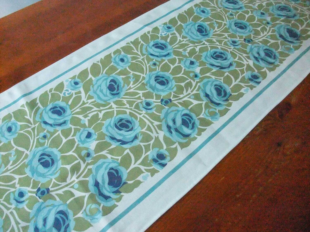 Tischläufer, Weg zum Turm, Blaue Rosen, 40 x 200cm